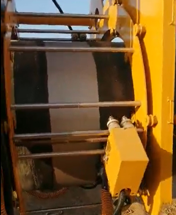 2361583910566731.jpg mesin peledakan pasir vakum 4_copy.jpg